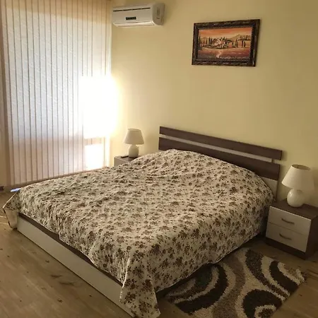 Апартамент Chateau Del Marino Studio Несебър